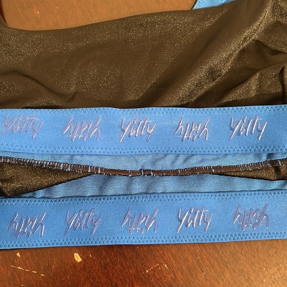 Yitty Headliner Shaping Midi Bralette in Black & Blue, size XL - Picture 8 of 12